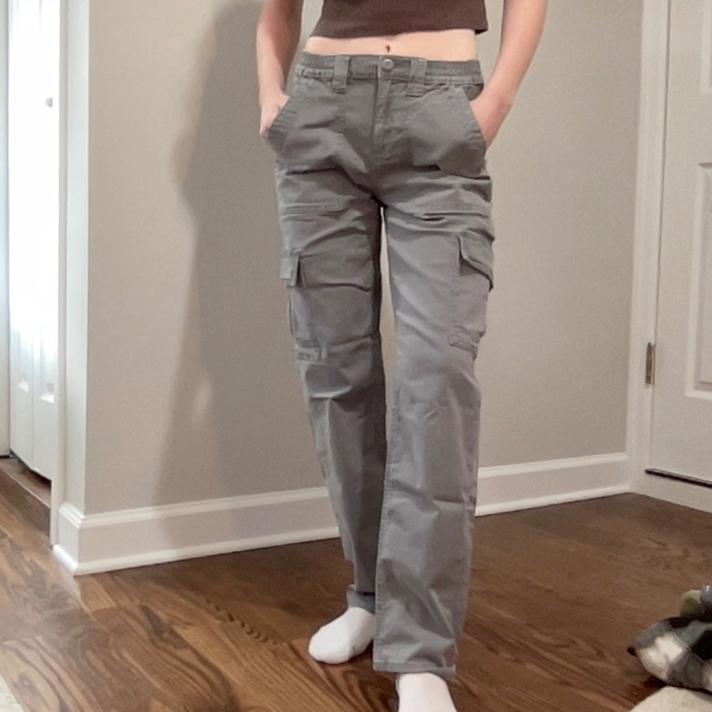 American eagle low rise straight cargo